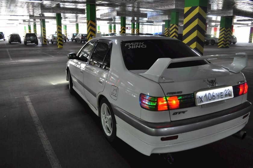 Тойота корона Премио 210