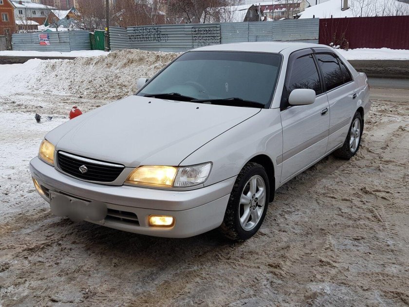 Тойота корона Премио 2001