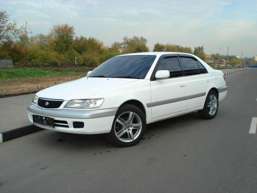 Тойота корона Премио 2000