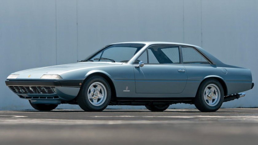 Ferrari 365 gt4 2+2