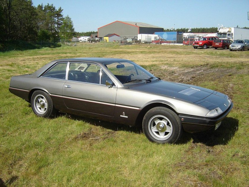 Ferrari 365 gt4 2+2