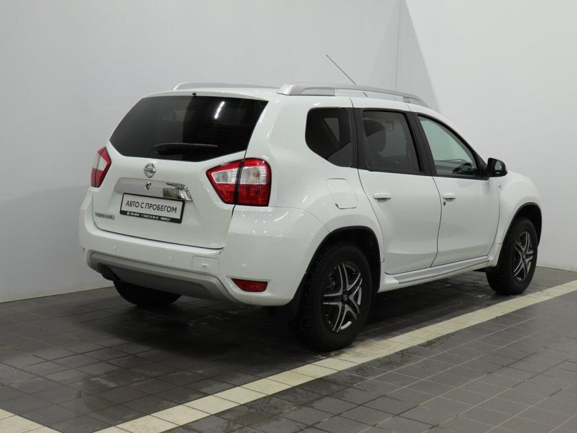 Ниссан Террано 2015 белый