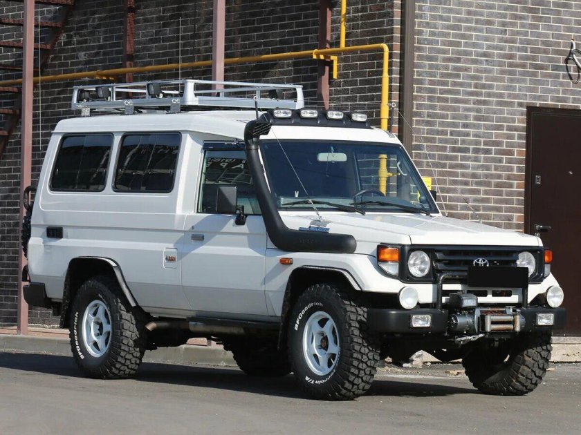 Toyota Land Cruiser 70