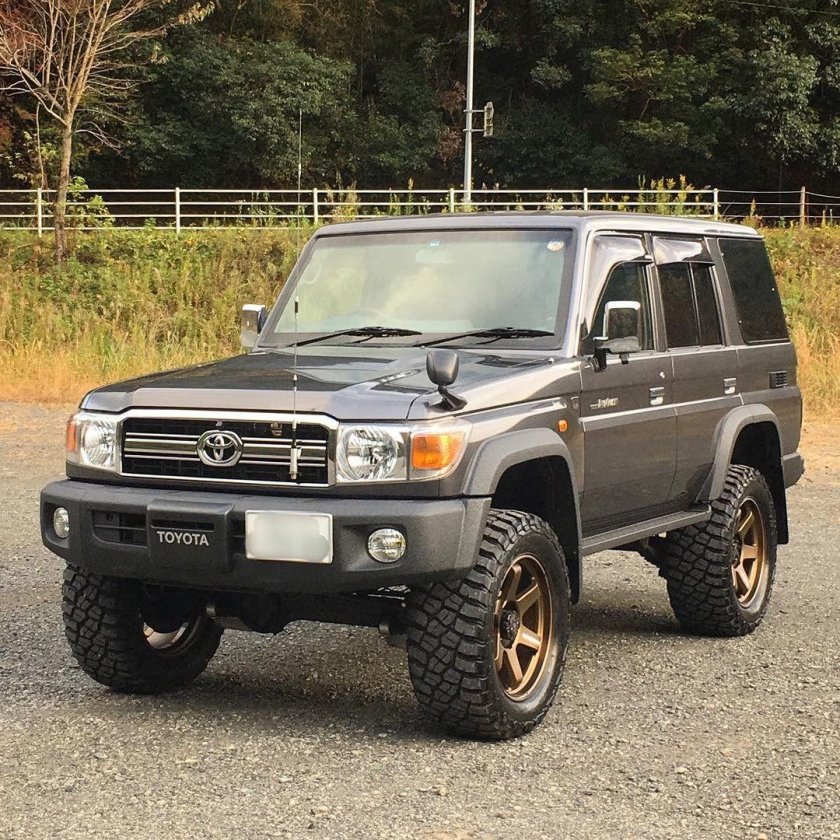 Toyota Land Cruiser 70