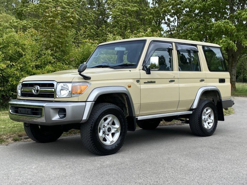 Toyota land cruiser j70