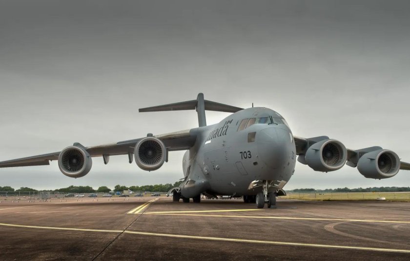 Самолет c-17 Globemaster III