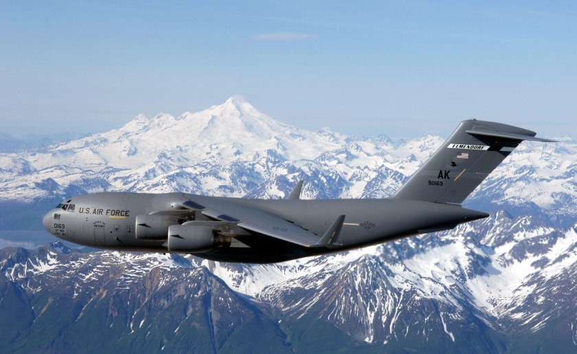 Самолет c-17 Globemaster III