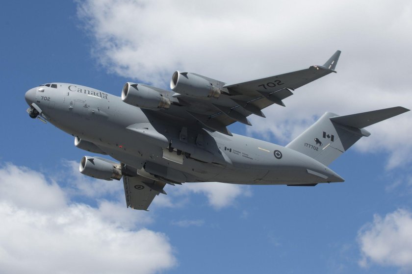 Самолет c-17 Globemaster III