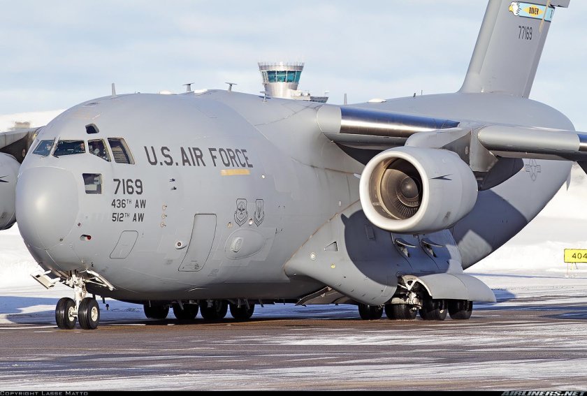 Boeing c-17 Globemaster III военно-транспортные самолёты