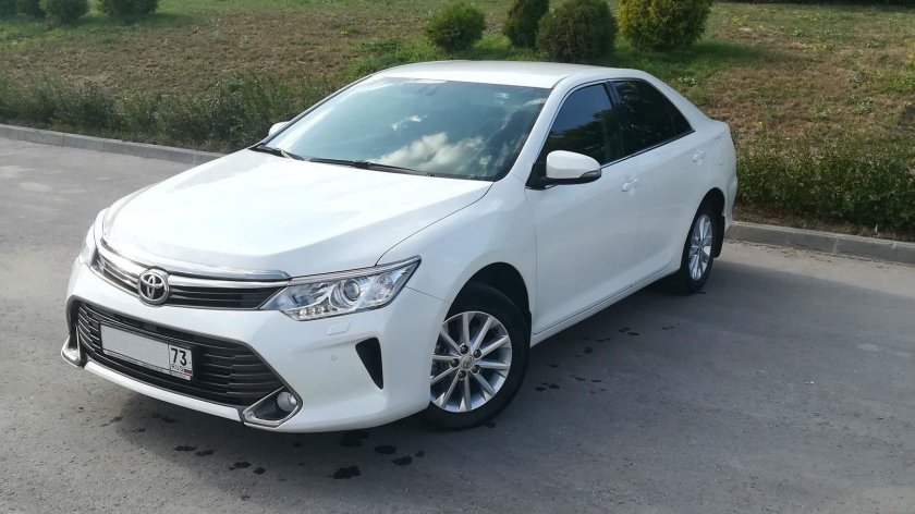 Тойота Камри 55 белая