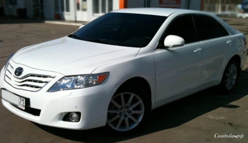 Тойота Камри 40 белая