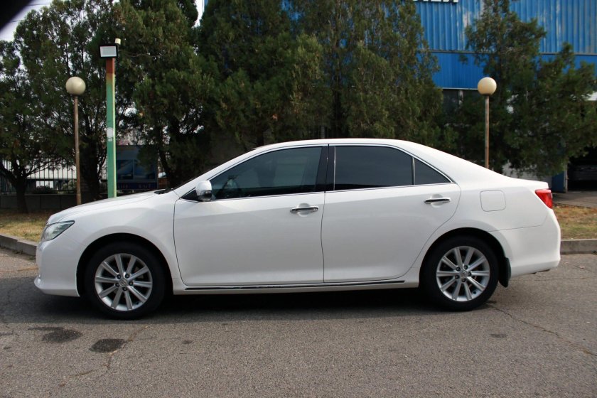 Тойота Камри 30 белый