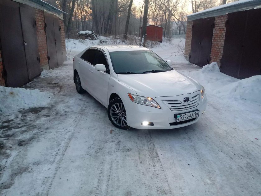 Камри 40 белая