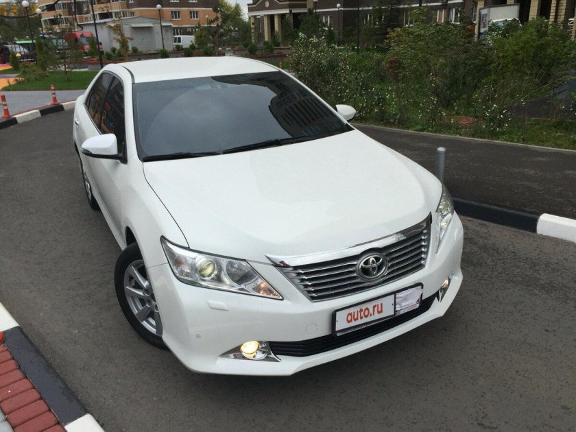 Камри 50 белый 2012