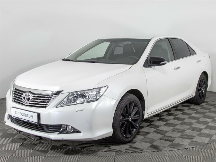 Тойота Камри с белым салоном фото