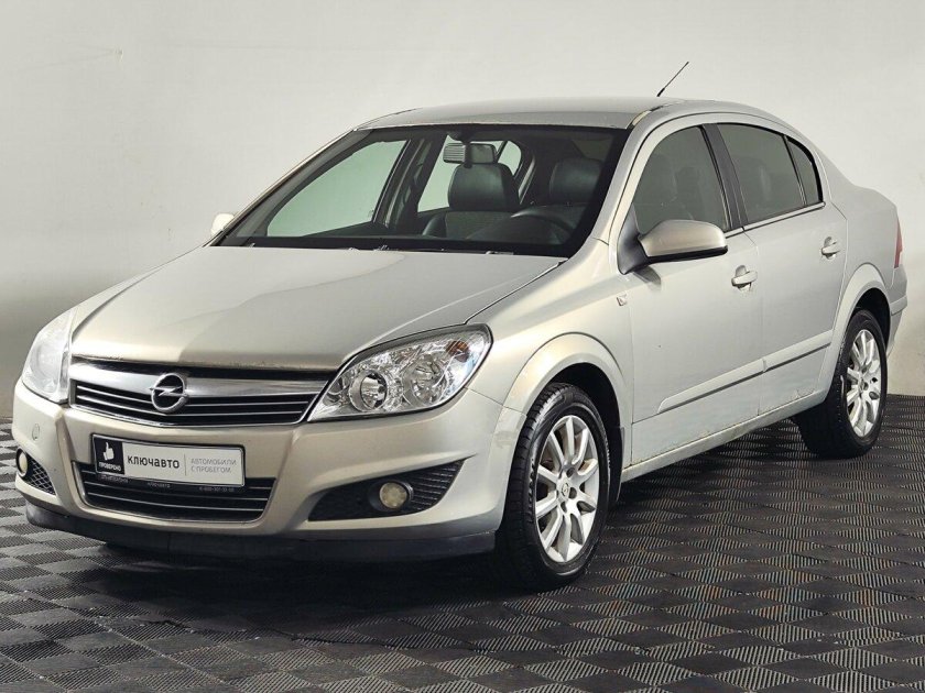 Opel astra 2008 седан
