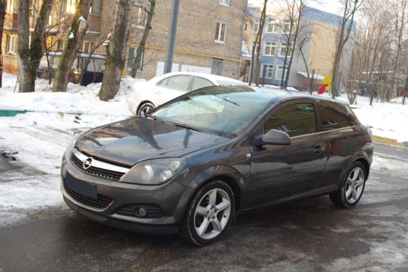 Opel Astra GTC 2010