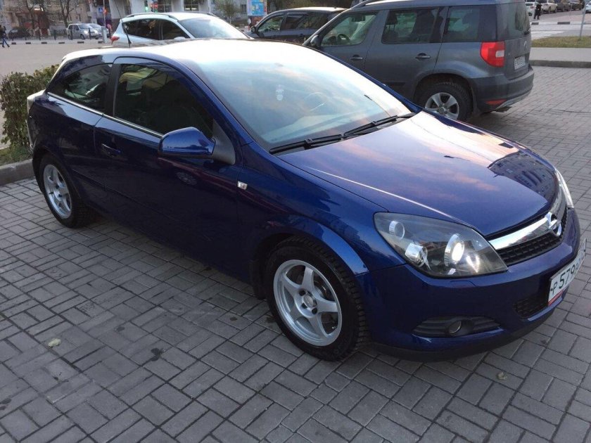 Opel Astra h GTC 2010