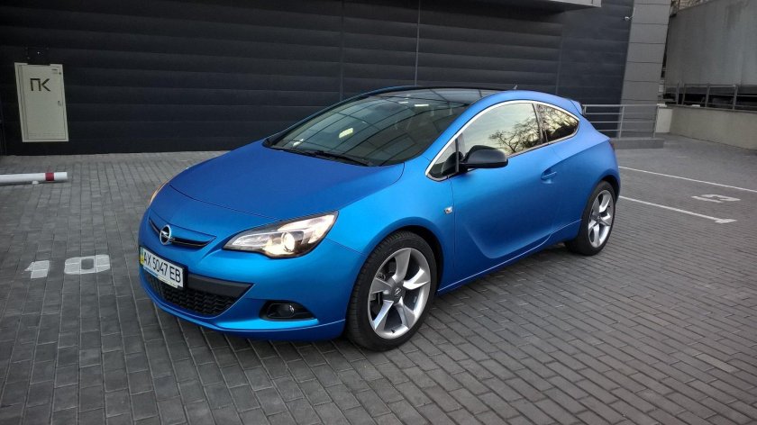 Opel Astra GTC 2012