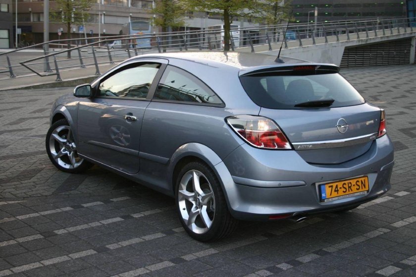 Opel Astra GTC 2008