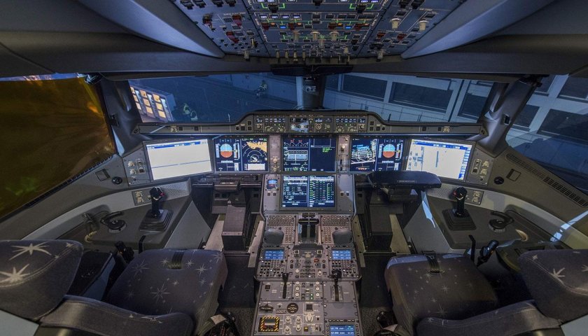 Airbus a220 кабина