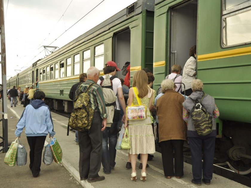 Пассажиры на вокзале