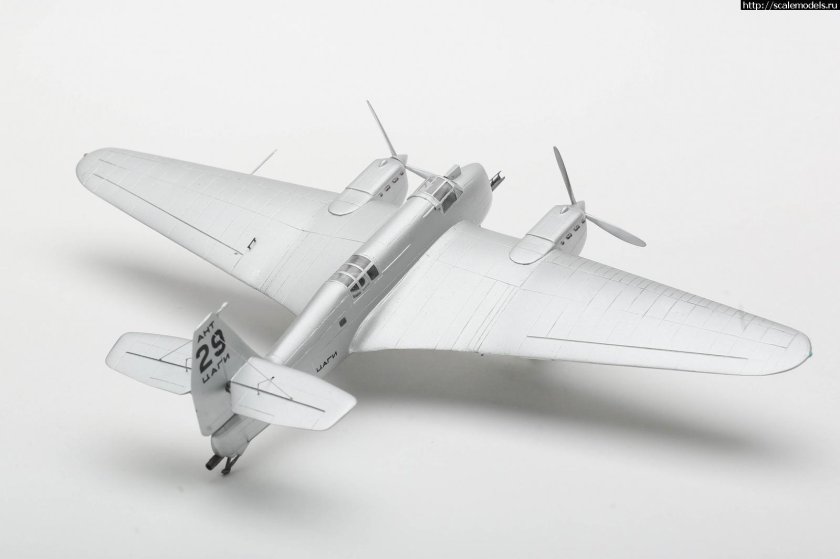 Сборная модель бомбардировщик