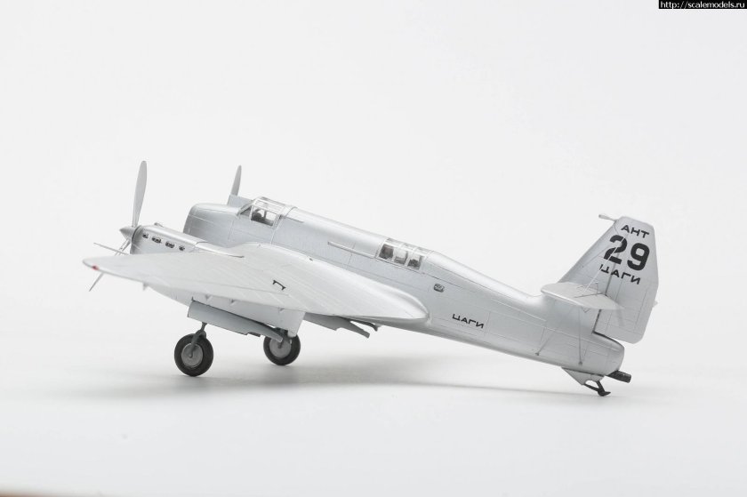 Виккерс веллингтон бомбардировщик