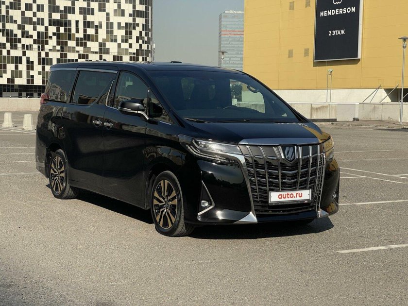 Toyota минивэн alphard 2021