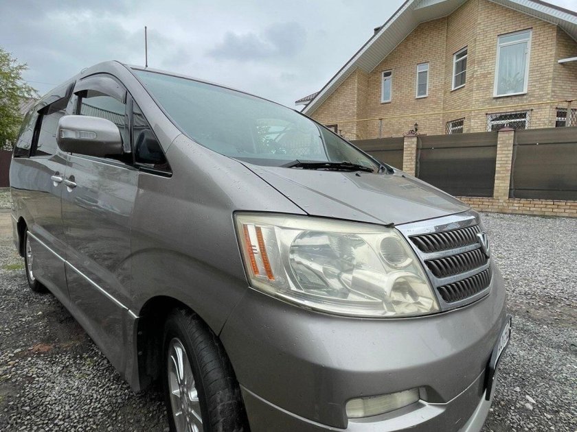 Toyota alphard 2005