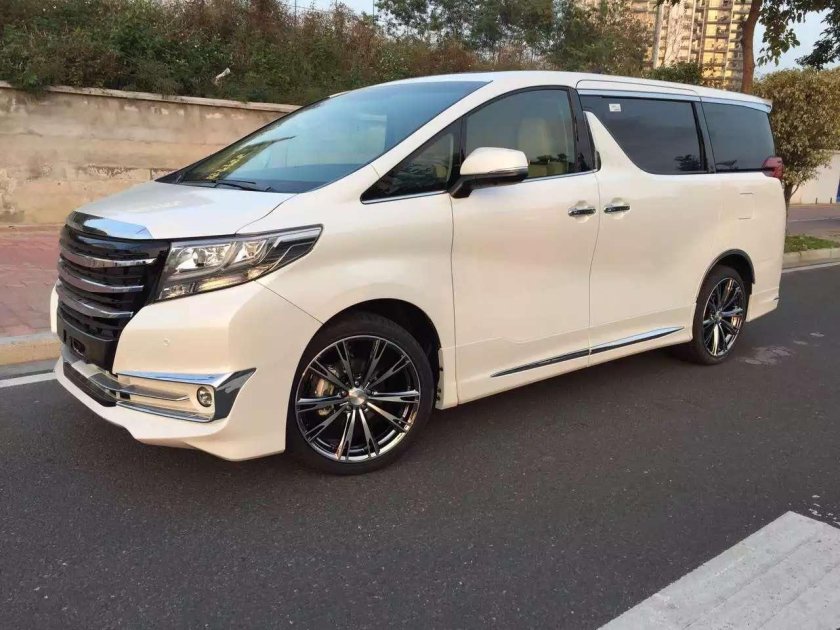Toyota Alphard 2023