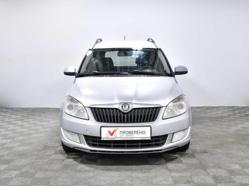Skoda Roomster 2011 Size