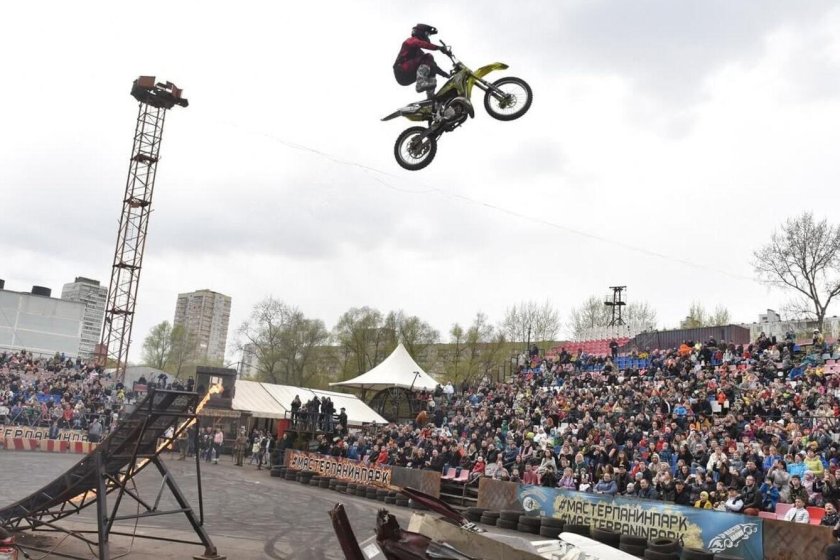 Трюки на мотоциклах