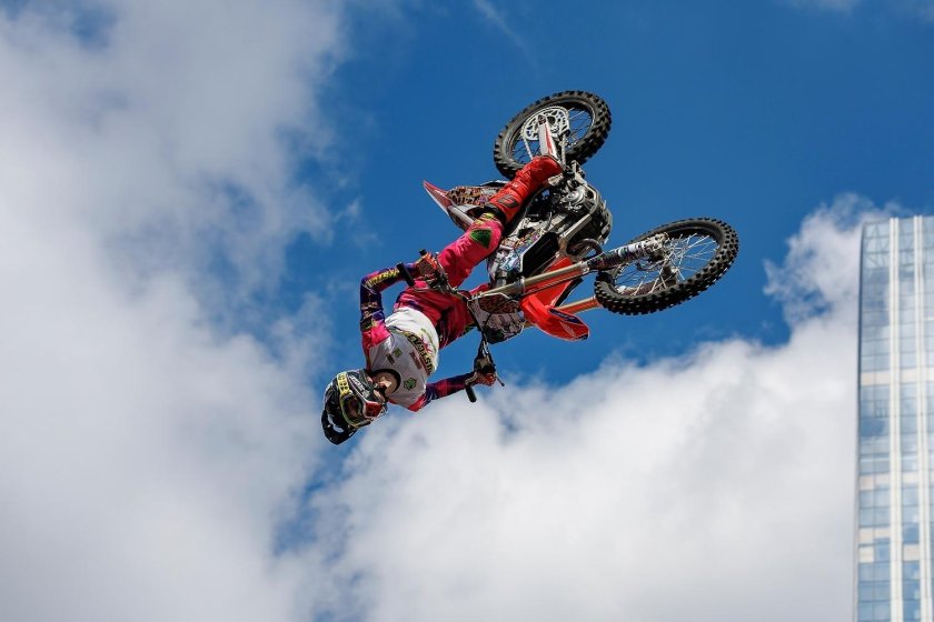 Ред булл мотокросс фристайл