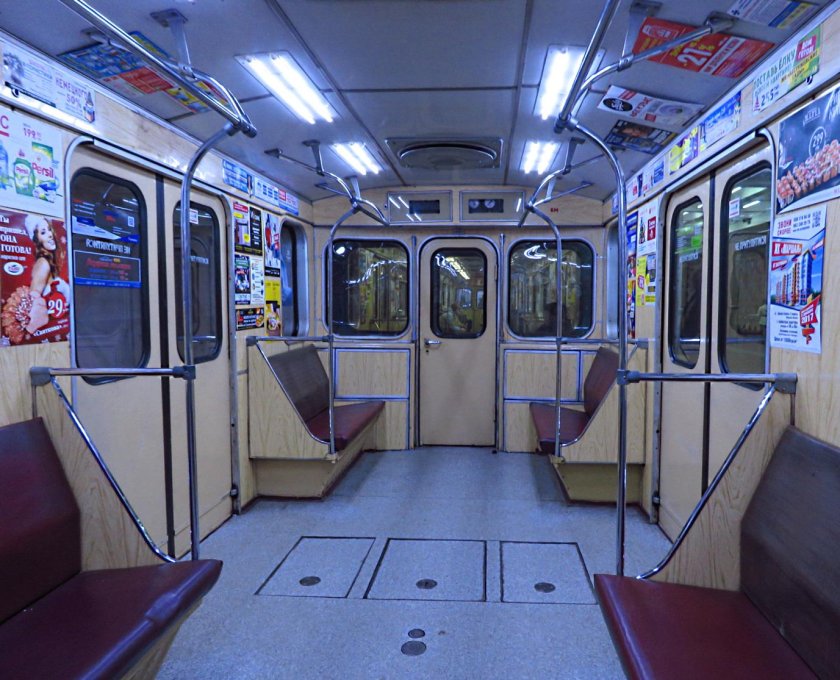 Вагон метро