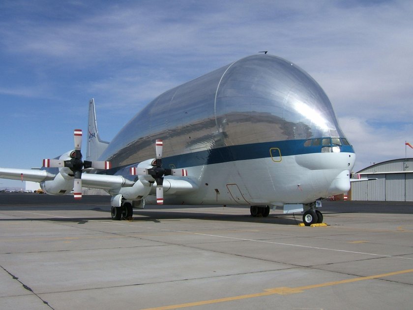 Super Guppy самолет