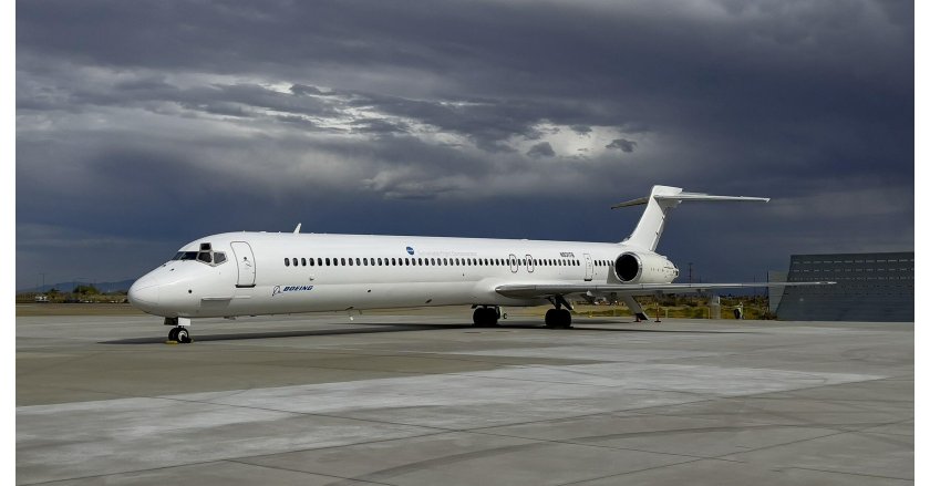 Самолет МД 90