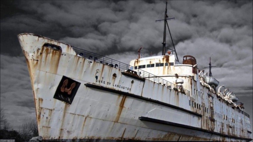 Заброшенный корабль Адриан Эванс