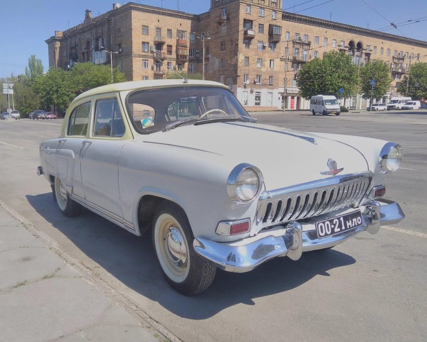 ГАЗ 21 Волга серая