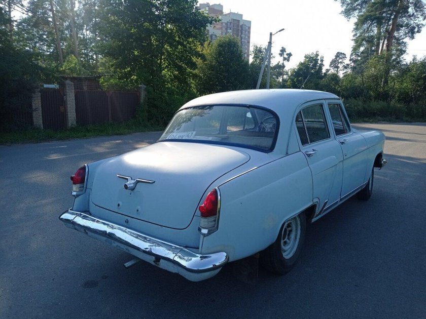 Волга газ 21 белая