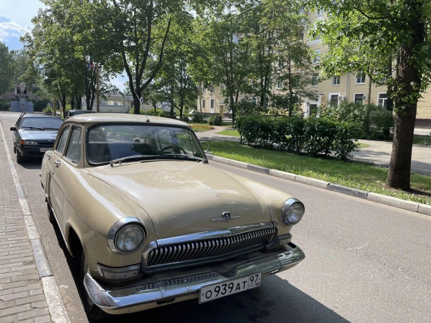 Волга на фоне Волги