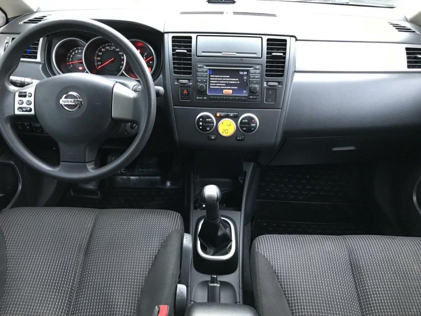 Nissan Tiida 2013