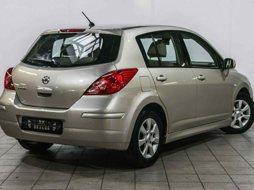 Nissan Tiida 2011