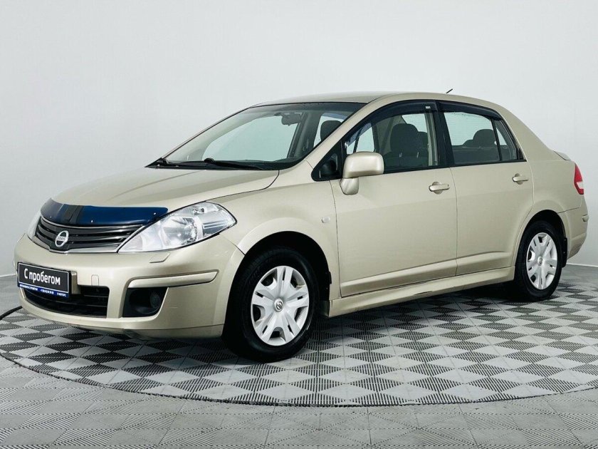 Nissan tiida 2011