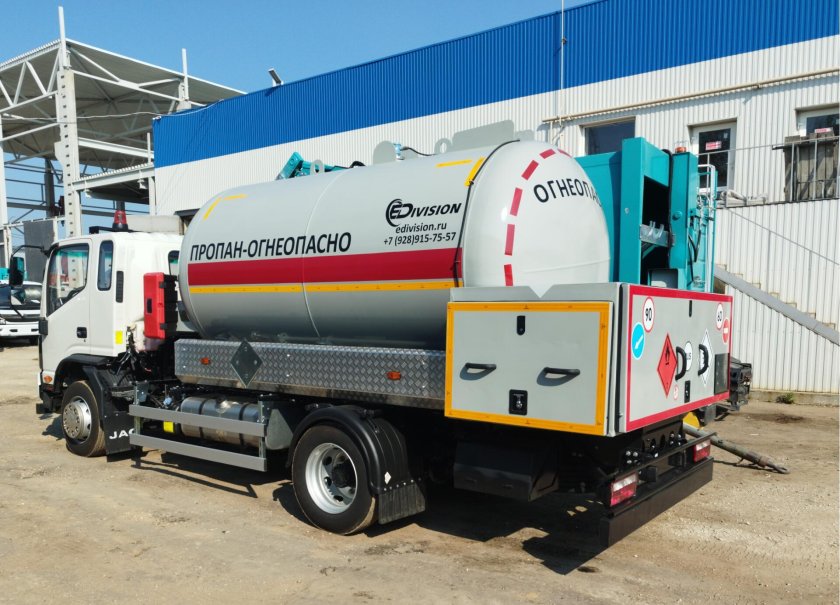 Автоцистерна заправочная для суг ац-20