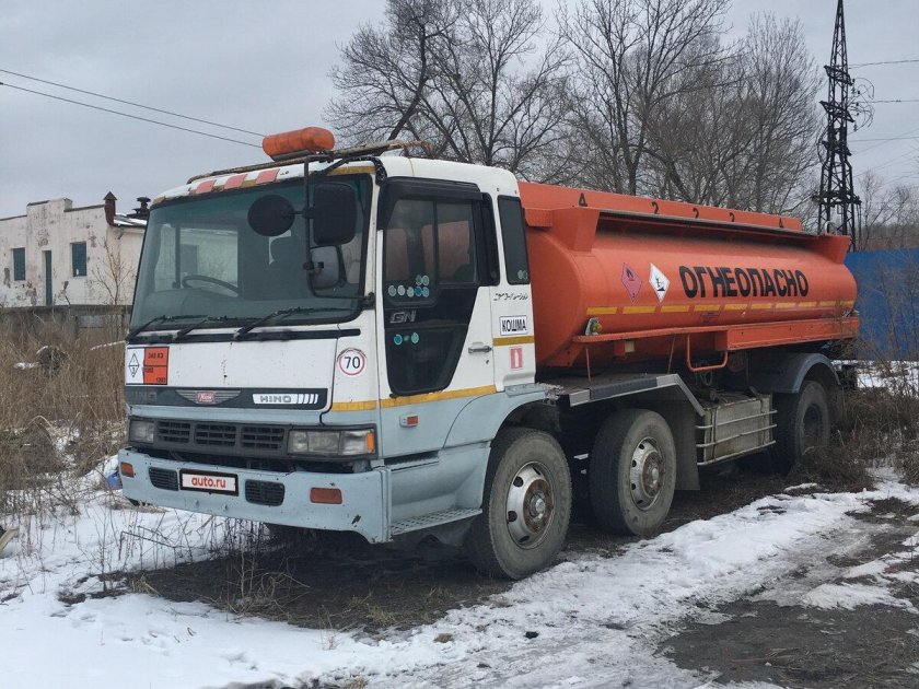 Хино бензовоз