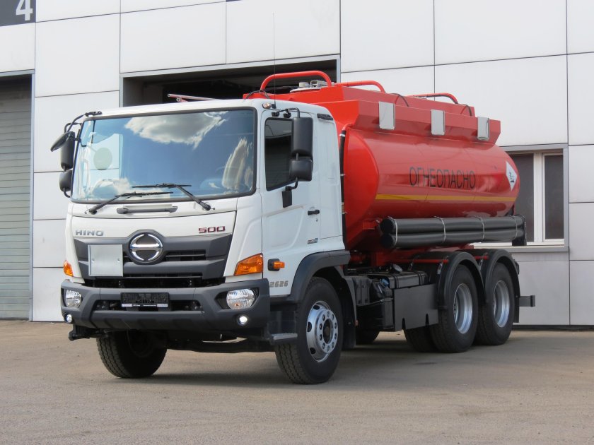 Hino 500 бензовоз