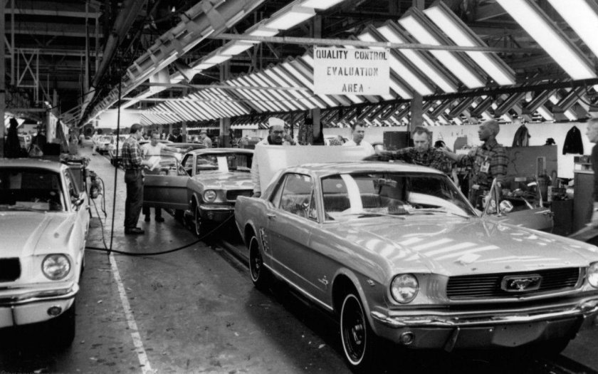 Ford Mustang i конвейер 1964