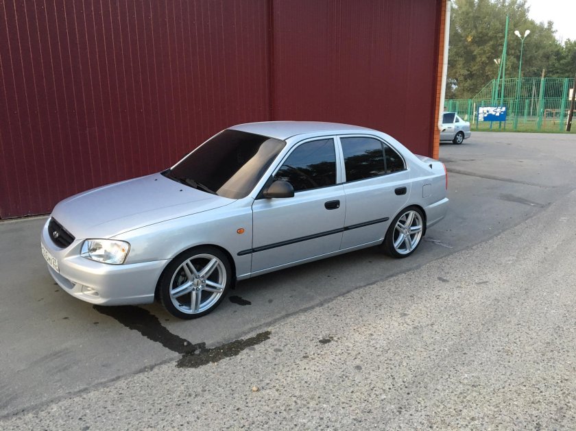 Hyundai Accent r16