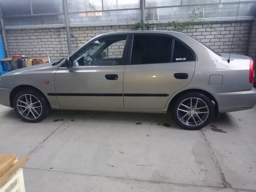 Hyundai Accent r15